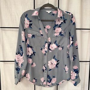 Candie’s grey floral blouse